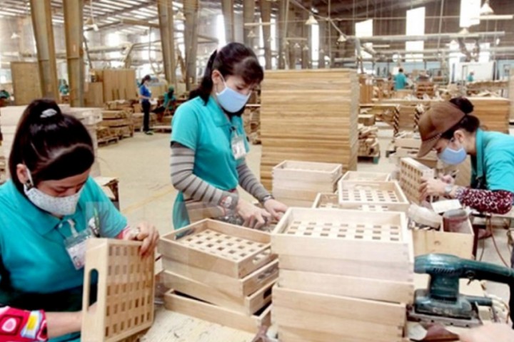 Wood export in 9 months is approximately 9 billion USD, export surplus is over 6.1 billion USD